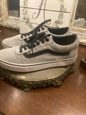 Vans Men’s Gray Canvas Old Skool Sneakers with Black Stripe Size 9.5 Men’s